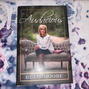 🇺🇸 Beth Moore “Audacious” Book